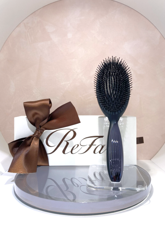 素髪力を高め、今よりさらに美しく リファブリッスル✨ | ReFa SHOP