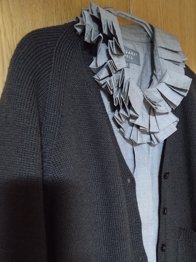 マーガレットハウエルのラッフルカラーシャツ | ともりんの独り言