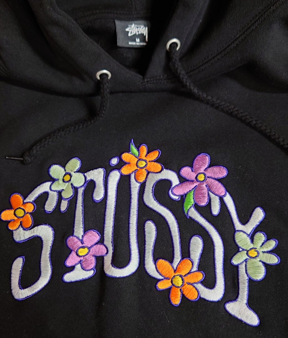 今月買ってよかったもの STUSSY花柄刺繍ロゴパーカー | カワイイもの