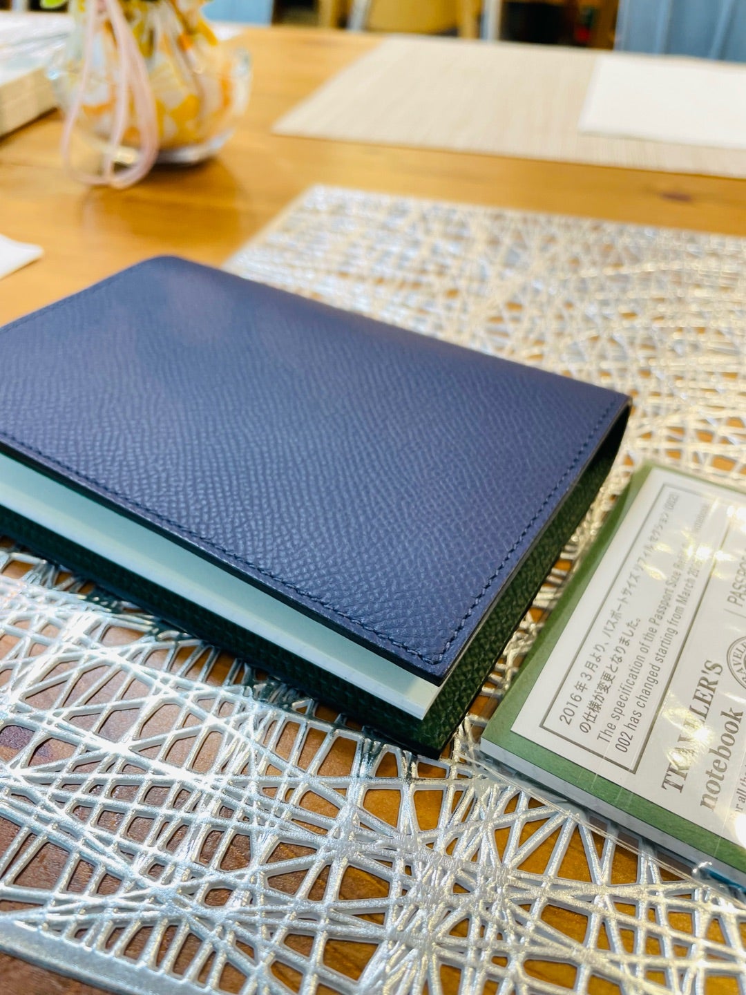 エルメス アジェンダGM に合うパスポートサイズのノート見つけた