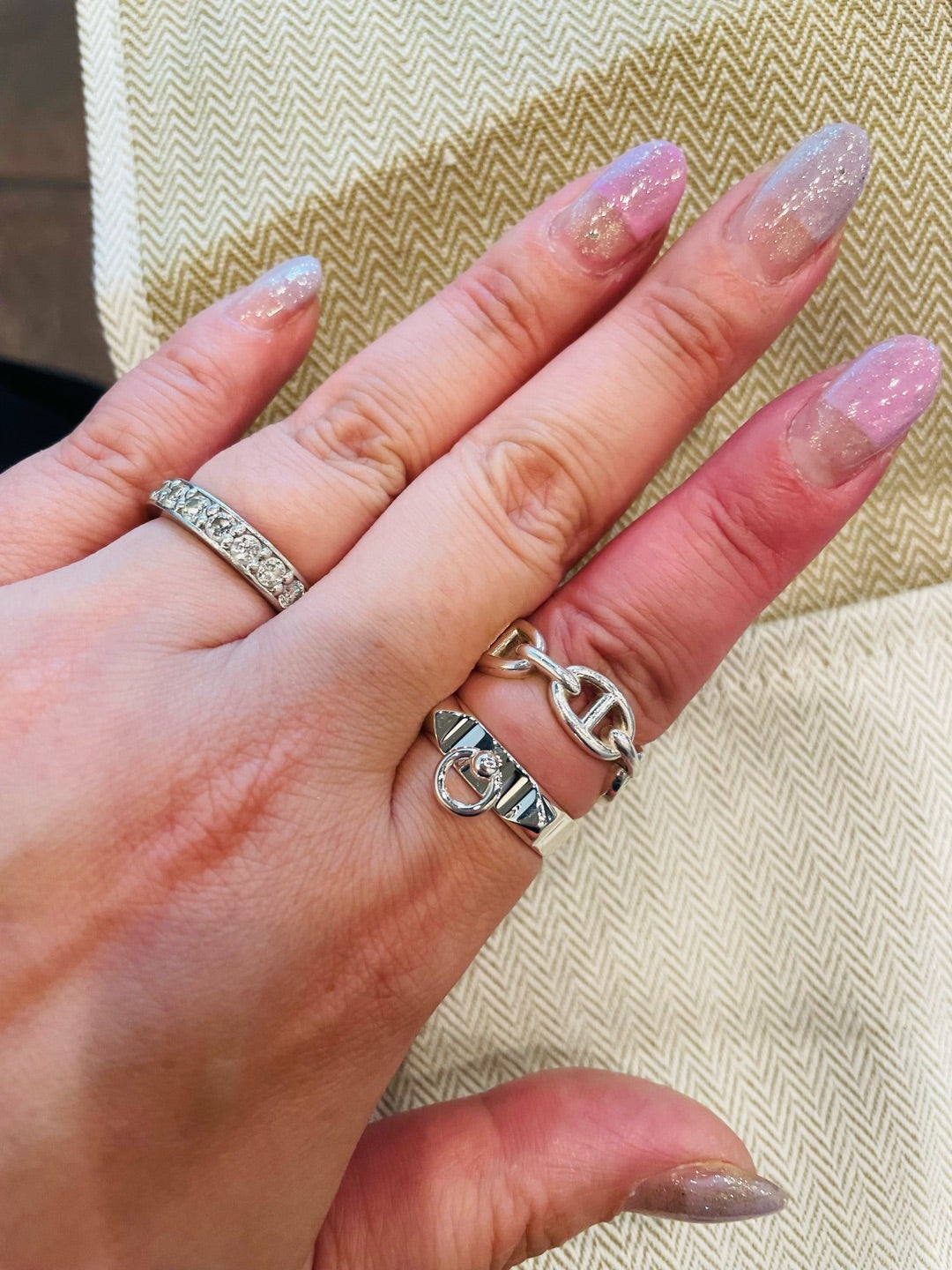 さっそく毎日のように使う エルメス コリエドシアン シルバーリング