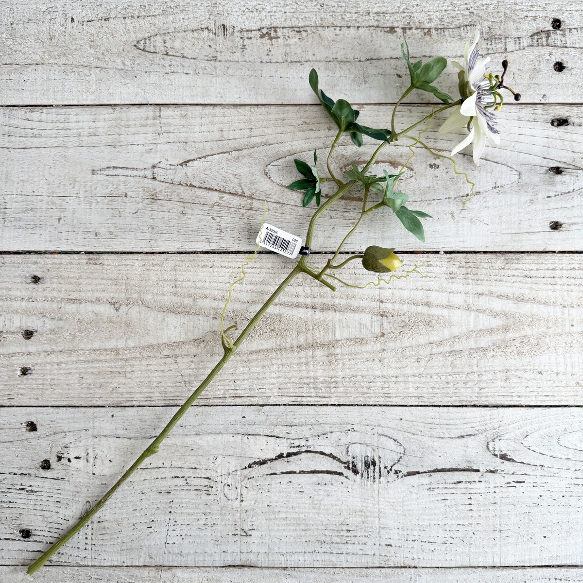 造花】アスカ/時計草×1 つぼみ×1 ラベンダー/A-33005-006 - 花材通販は