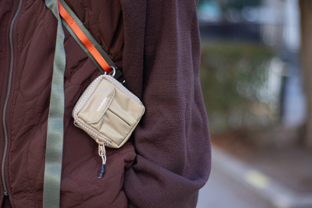 今日の着こなし、普通すぎた…？」そんなときはショルダーバッグを