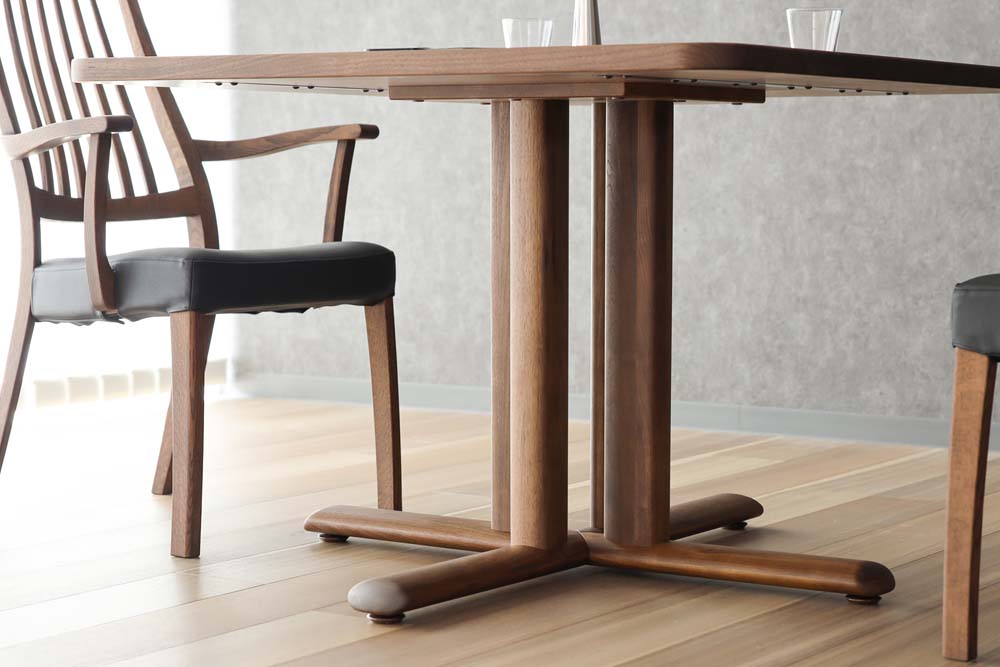 NEO TABLE 正方形 1本脚 | 【公式】飛騨の家具『株式会社シラカワ』