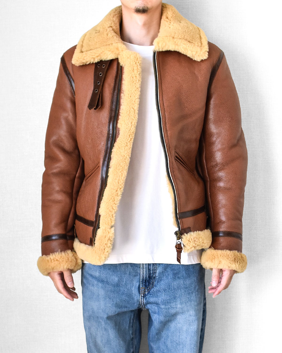 高級ムートンを贅沢に使用、革ジャンの王様 B-3フライトジャケットを4