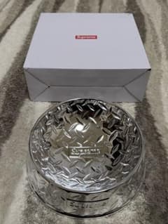 Supreme Diamond Plate Dog Bowl 犬用 - メルカリ