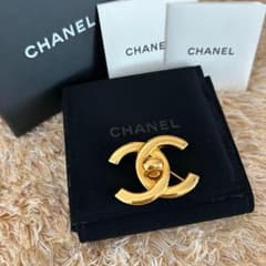 極美品✨ シャネル ココマーク ターンロック ブローチ ゴールド 刻印