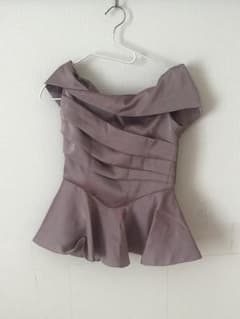 poláura ポローラ オフショル ロマンティックサテンぺプラムトップス