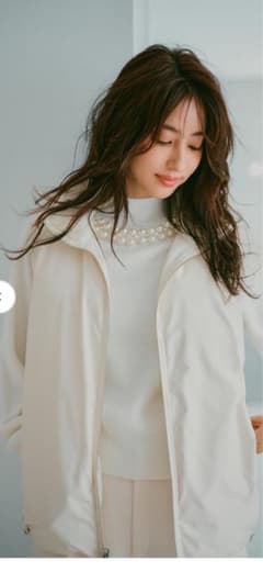 ルーニィ リバーシブルダウンベスト エクリュ - メルカリ