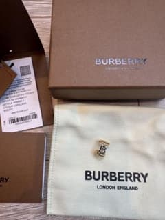 本日限定 コメント頂いた方13800円に。BURBERRYイヤーカフ Bロゴ付き