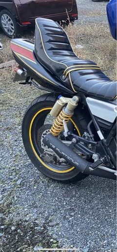 早い者勝ち！！ XJR400 /r 4HM チョビ三段シート - メルカリ