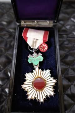 勲章】勲五等双光旭日章 勲章共箱付 旧日本軍 コレクション 現状品