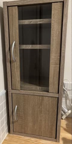 送料込】木目調 ガラス扉収納キャビネット 食器棚 本棚 - メルカリ