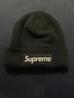 Supreme 黒 ニット帽 World Famous - メルカリ