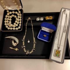 85【遺品整理・生前整理】ネックレス ブローチ ネクタイピン トップ