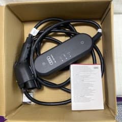 AUDI アウディ e-tron 充電ケーブル8KW普通充電器 - メルカリ