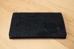 さや様専用【印伝の山本】永青文庫 黒き猫 印傳の名刺入れ - メルカリ