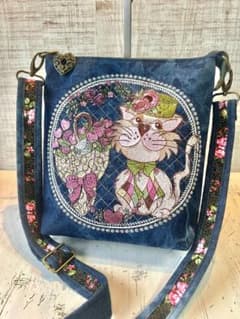 ロラライハリス♡ダークブルーWデニム♡刺繍のショルダーバッグ