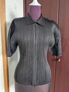 PLEATS PLEASE イッセイミヤケ 半袖 ジッパー - メルカリ