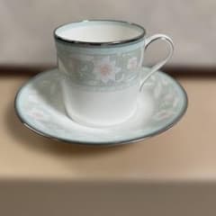 Noritake ボーンチャイナ カップ・ソーサー 2客セット 4408 - メルカリ