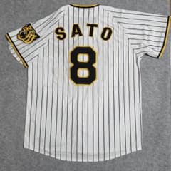 美品】阪神タイガース ハイクオリティユニフォーム 背番号8 佐藤輝明 L