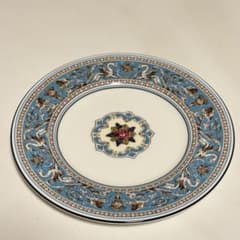 ウェッジウッド フロレンティーン ターコイズ15cmプレート 黒壺 - メルカリ