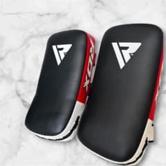 RDX APR T1R キックミット 赤/黒 美品 - メルカリ