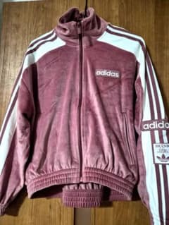 重盛さと美着用 adidas W ADIBREAK VELOUR TT Mサイズ - メルカリ
