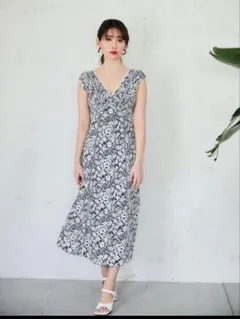 2026年最新】herlipto ワンピース フローラルの人気アイテム - メルカリ