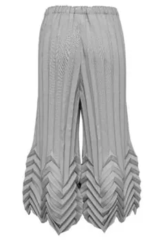 2026年最新】me by ISSEY MIYAKE サルエルパンツの人気アイテム - メルカリ