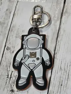 2026年最新】ルイヴィトン キーホルダー 宇宙飛行士の人気アイテム