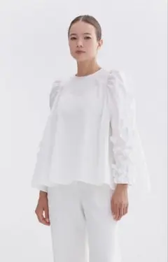 2026年最新】yoriパフュームブラウスの人気アイテム - メルカリ