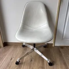 2026年最新】イームズ ナウガレザーの人気アイテム - メルカリ