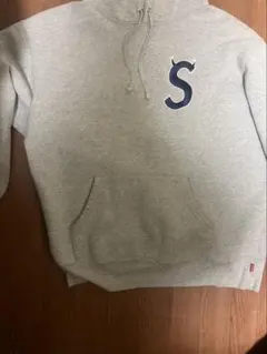 2026年最新】supreme sロゴ パーカー ツノの人気アイテム - メルカリ