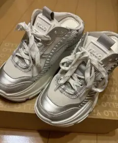 2026年最新】yelloスニーカーサンダルの人気アイテム - メルカリ