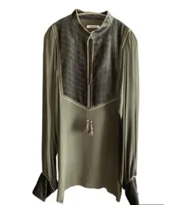 2026年最新】fumika uchida ブラウスの人気アイテム - メルカリ