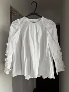 2026年最新】yoriパフュームブラウスの人気アイテム - メルカリ