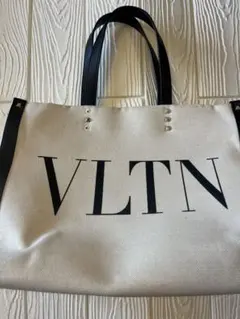 2026年最新】VALENTINO エコバッグの人気アイテム - メルカリ