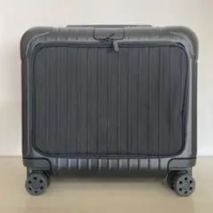 2026年最新】Rimowa essential sleeveの人気アイテム - メルカリ