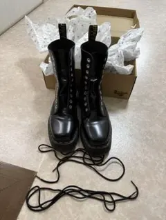 2026年最新】スクエアトゥ ドクターマーチンの人気アイテム - メルカリ