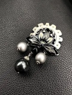 2026年最新】BALENCIAGA ブローチ・コサージュの人気アイテム - メルカリ