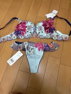 サルート 事前予約 24g ブラ&ソングセット D65/M - メルカリ