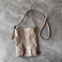 2026年最新】パイソン柄バッグの人気アイテム - メルカリ