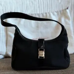 2026年最新】フェラガモ ナイロンショルダーの人気アイテム - メルカリ