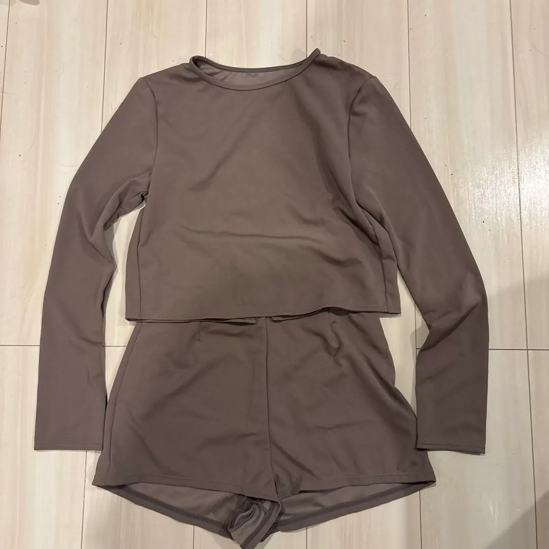 2026年最新】エトレトウキョウ ラッシュガードの人気アイテム - メルカリ