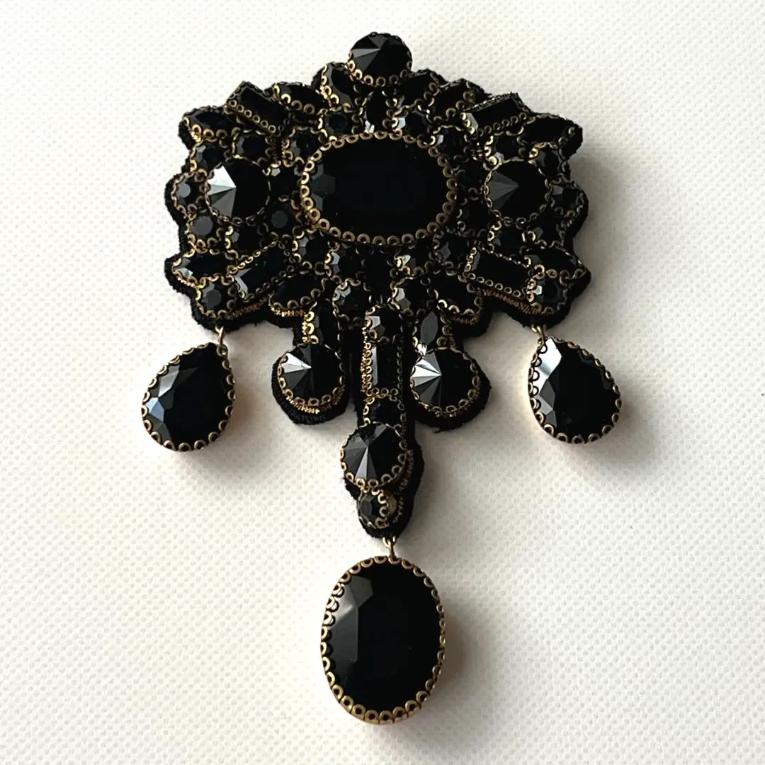 2026年最新】DRIES VAN NOTEN ブローチ・コサージュの人気アイテム