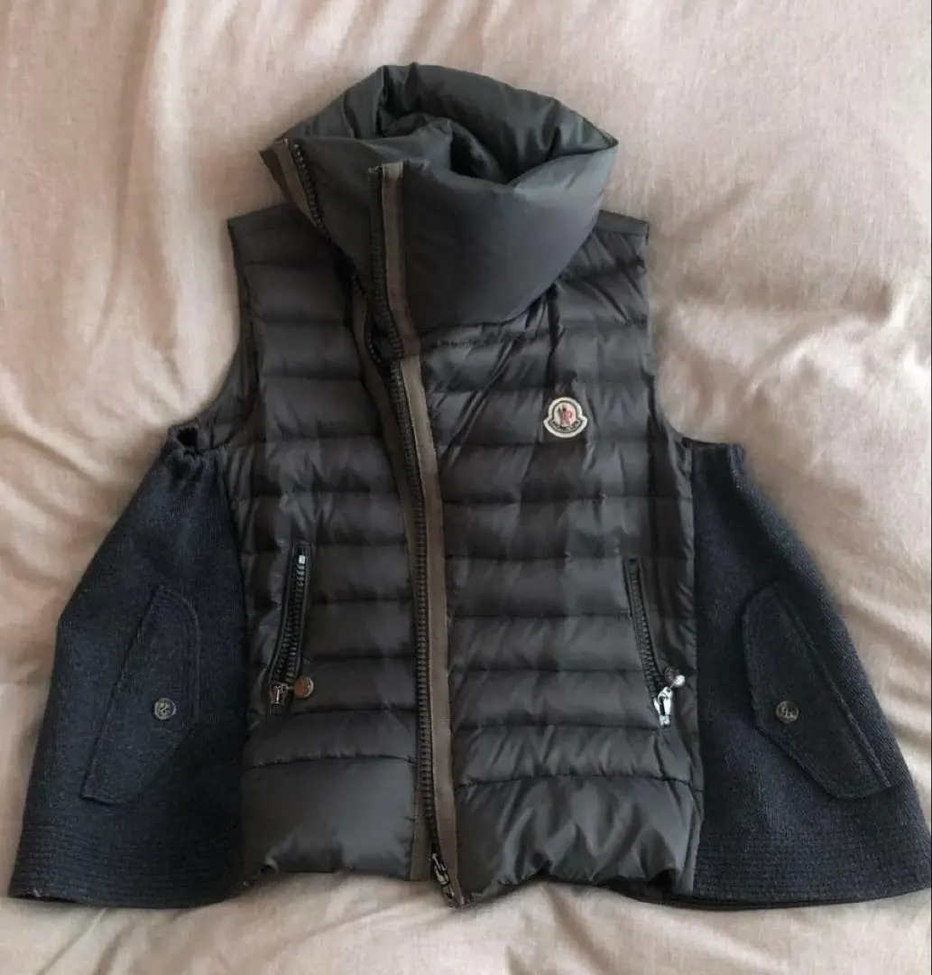 2026年最新】モンクレール sacai ベストの人気アイテム - メルカリ