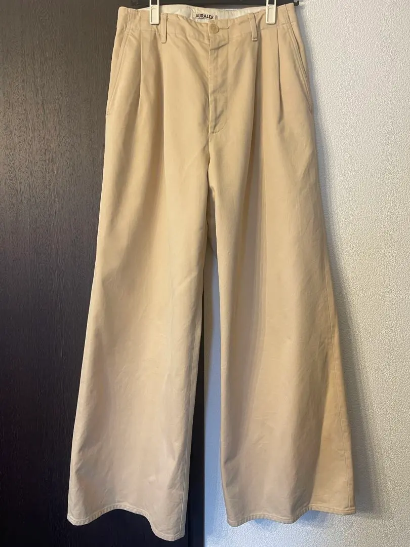 2026年最新】AURALEE チノパンの人気アイテム - メルカリ