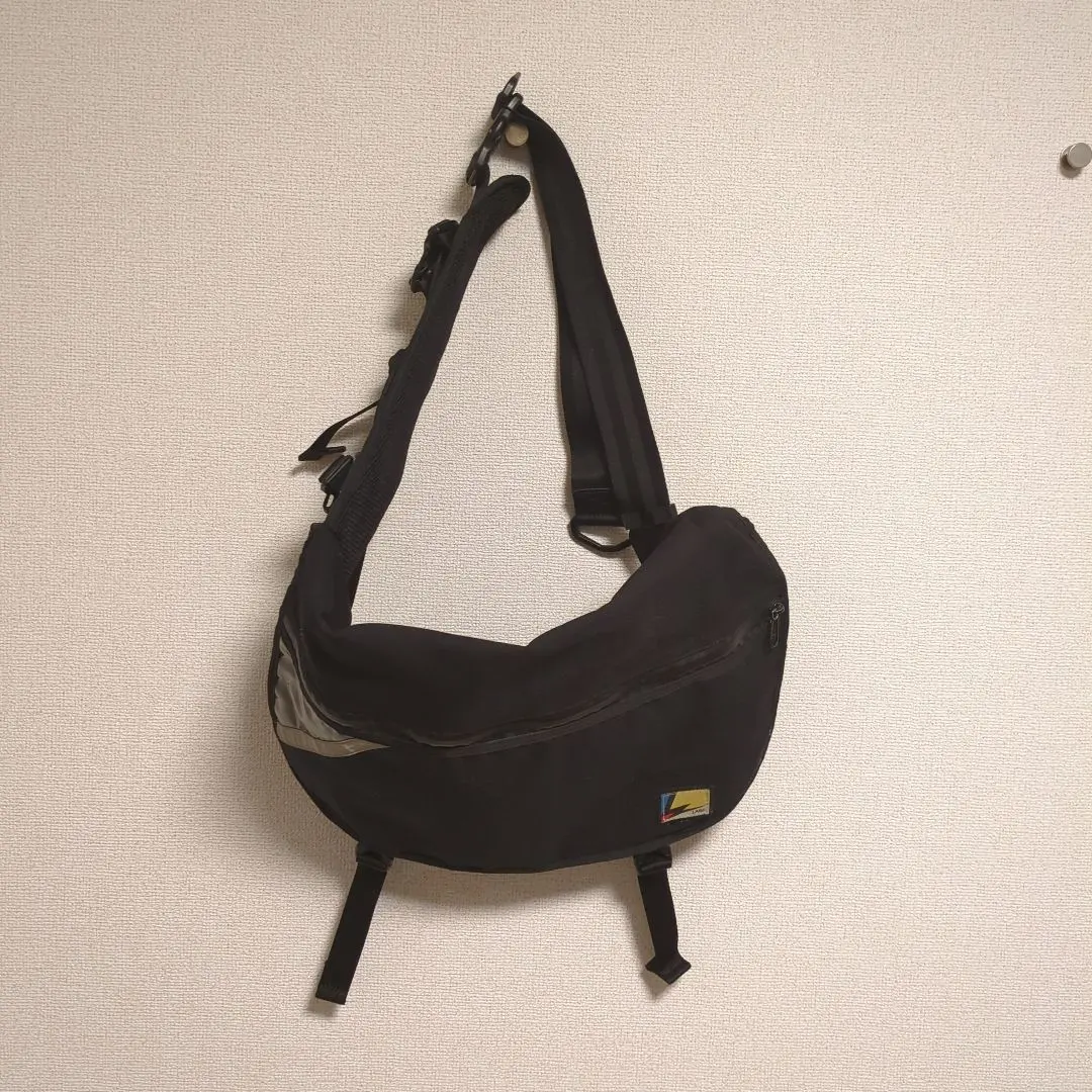 2026年最新】lars メッセンジャーバッグの人気アイテム - メルカリ