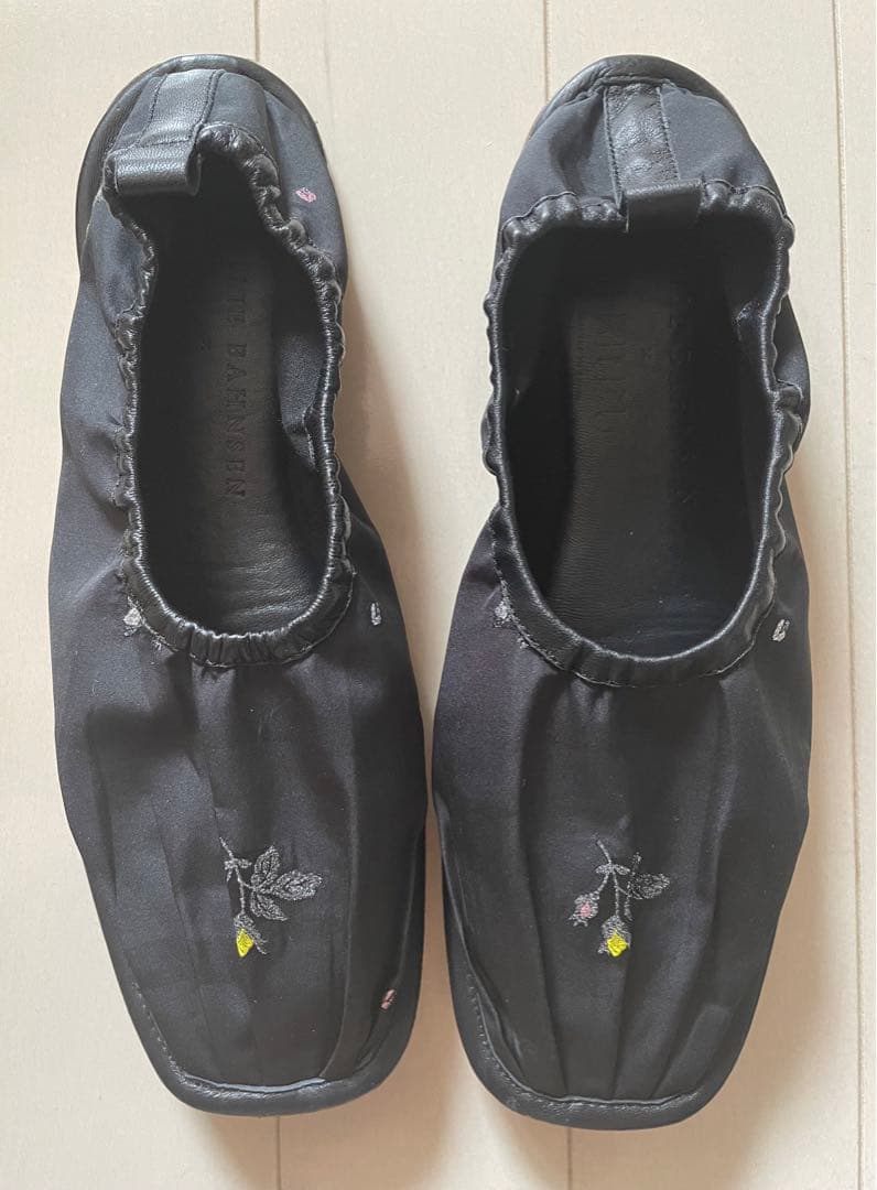 美品【Cecilie bahnsen × Hereu】 刺繍 フラットシューズ